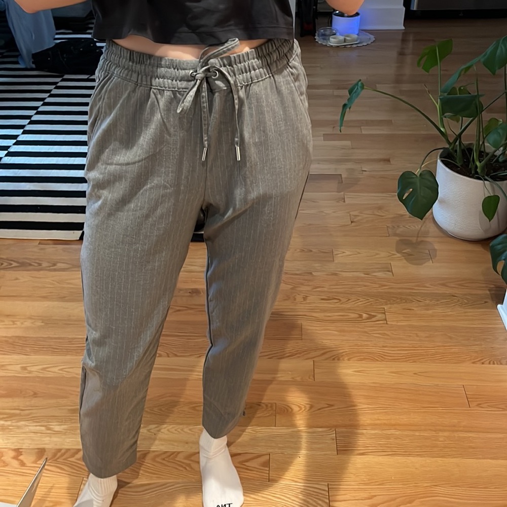 Pin stripe gray pants with drawstring